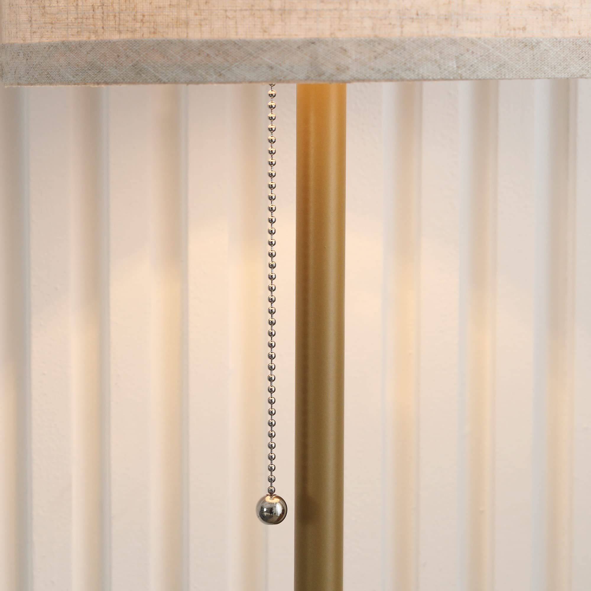 HOMCOM Lampada da Terra con Interruttore a Catena Attacco E27 Oro e Crema | Lampada da Pavimento, Paralume in Lino, Base in Acciaio, per Soggiorno e Camera