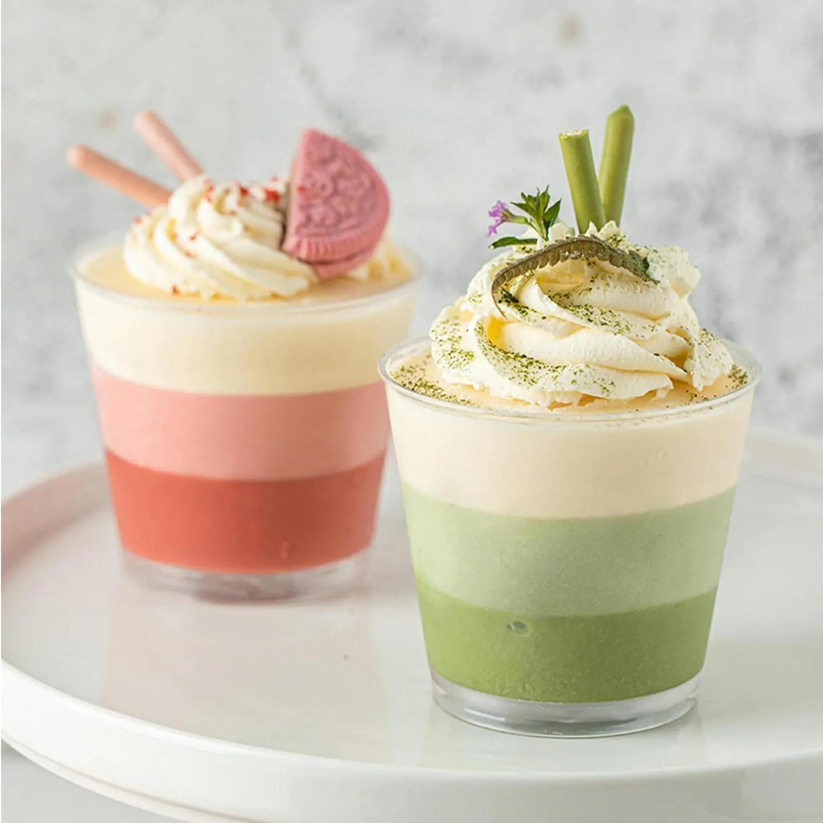 50 szt. 210ml Plastikowe Pojemniki na Desery – Przezroczyste Pucharki z Pokrywką i Łyżeczką na Pudding Mus Lody – Na Wesela Przyjęcia