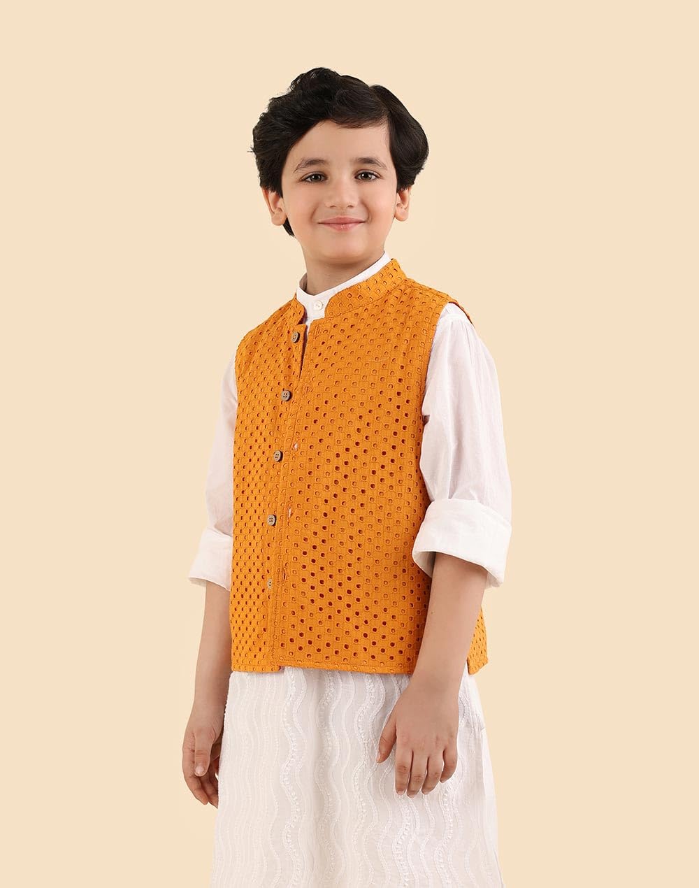 Fabindia Giacca Nehru con colletto alla coreana ricamato senape