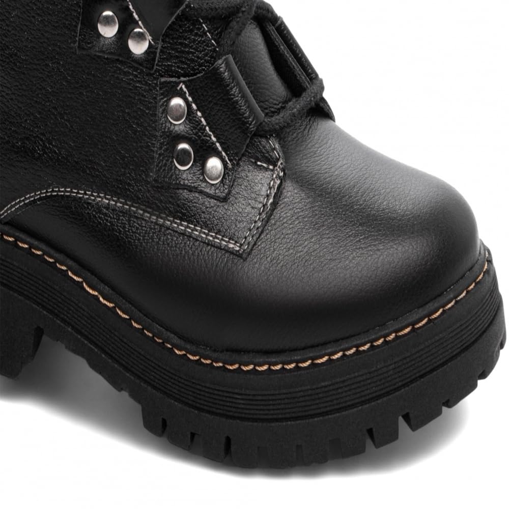 Bota Coturno Sola Tratorada em Couro em promoção! Veja a oferta e mais achadinhos de Botas 8 Hoje é o melhor dia para comprar Bota Coturno Sola Tratorada em Couro com aquele preço maroto! Promoção! Aproveite a oferta! 8
