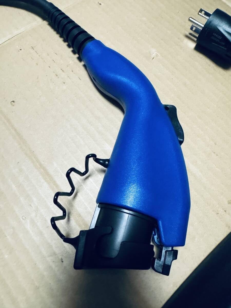Amazon.co.jp: マツダ 純正PHEV用充電ケーブル D30L 30540 : おもちゃ