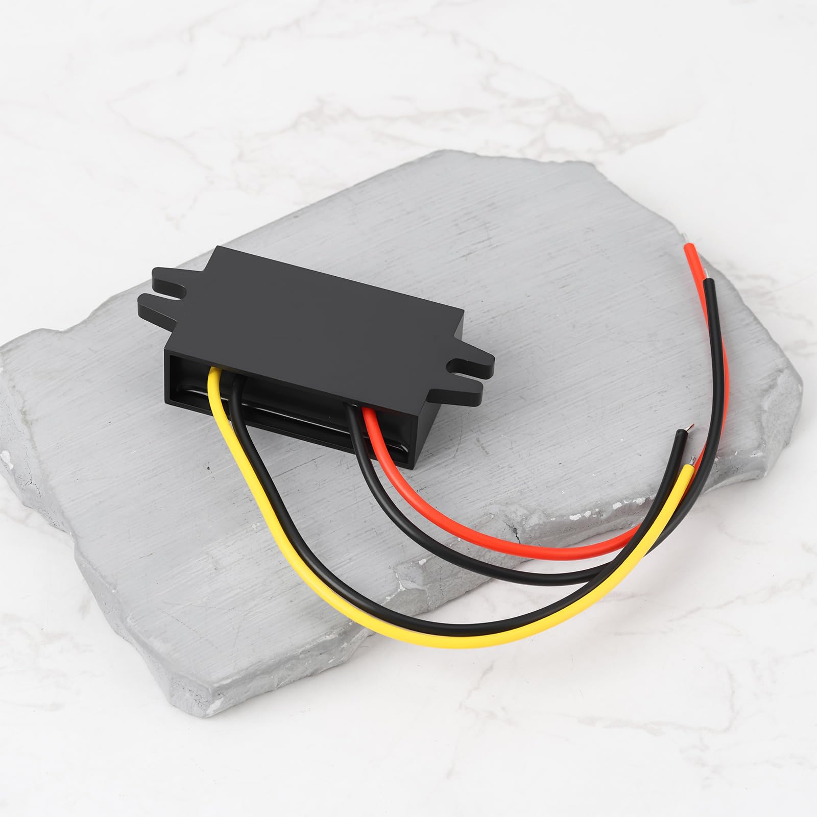 Konwerter Buck 12 V DC na 9 V DC 2 A 18 W kompatybilny z samochodami, łodziami, systemami solarnymi