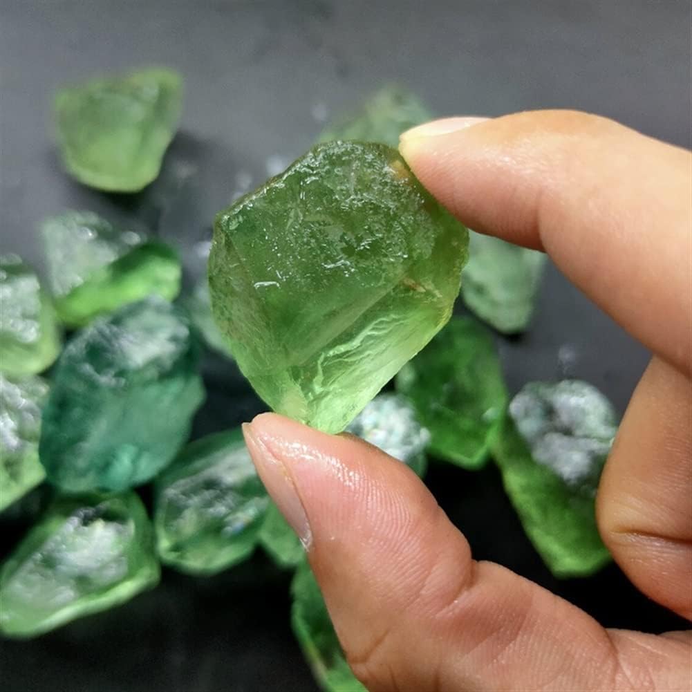 Crystal Green Fluorite Quartz Crystal Rock Tumble Stones for Fish Tank Aquarium Garden Decoration Can be Used for Crystals and Stones(80-100G)
