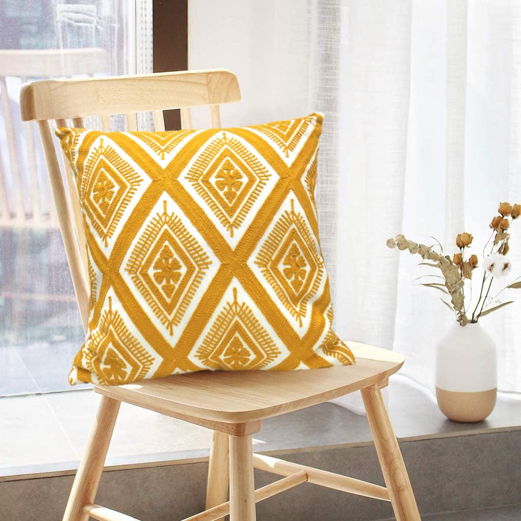 Alysheer Funda de almohada decorativa bordada, 100% algodón, 45,7 x 45,7 cm, elegante patrón geométrico de encaje de diamante, funda de cojín amarilla para sofá, sala de estar, dormitorio (dorado)