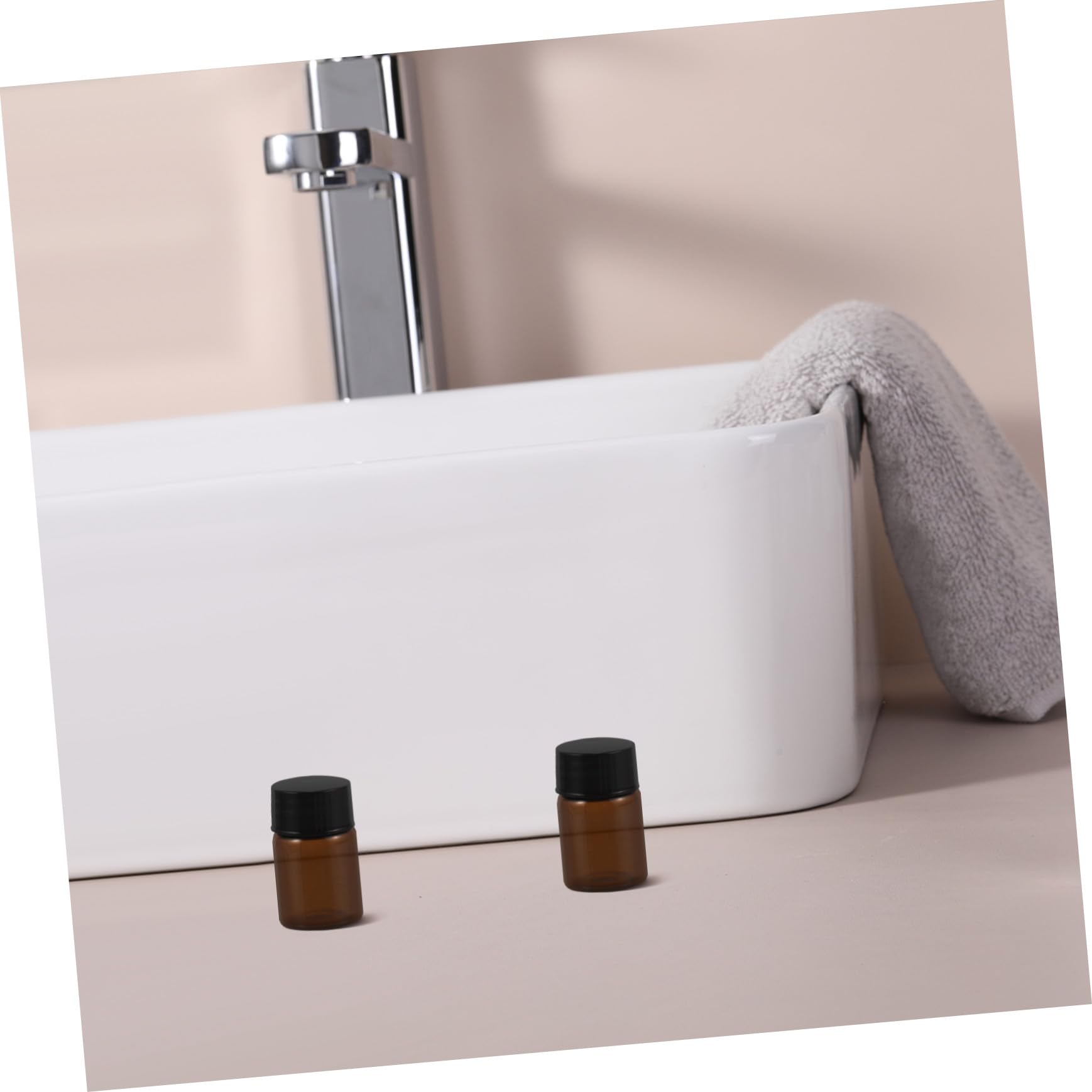 Cabilock 100 Piezas Botellas de Viaje para Maquillaje Unidades Frascos Rellenable de Vidrio con Tapa Negra Dispensadores Cosméticos Portátiles para Loción y Aceites Esenciales