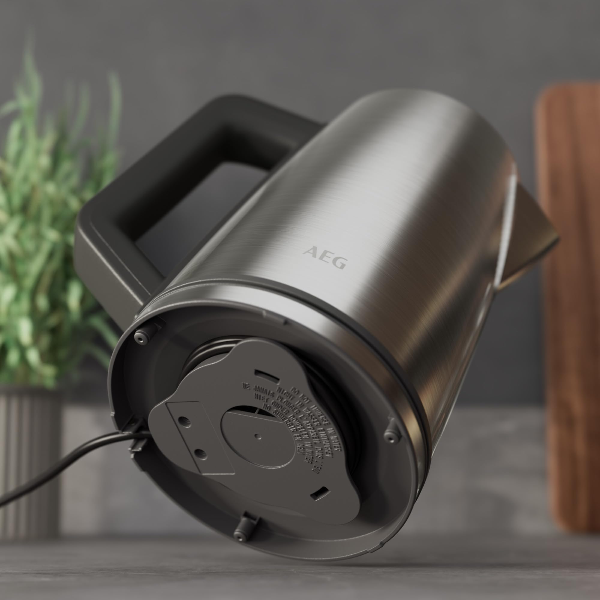 AEG Wasserkocher Deli 5, 2400 Watt, 5 Einstellbare Temperaturstufen, 1,7 l, 3-fache Automatische Sicherheitsabschaltung, Anti-Tropf- und Warmhaltefunktion, Einhand-Deckelöffnung, Edelstahl, K5-1-6ST