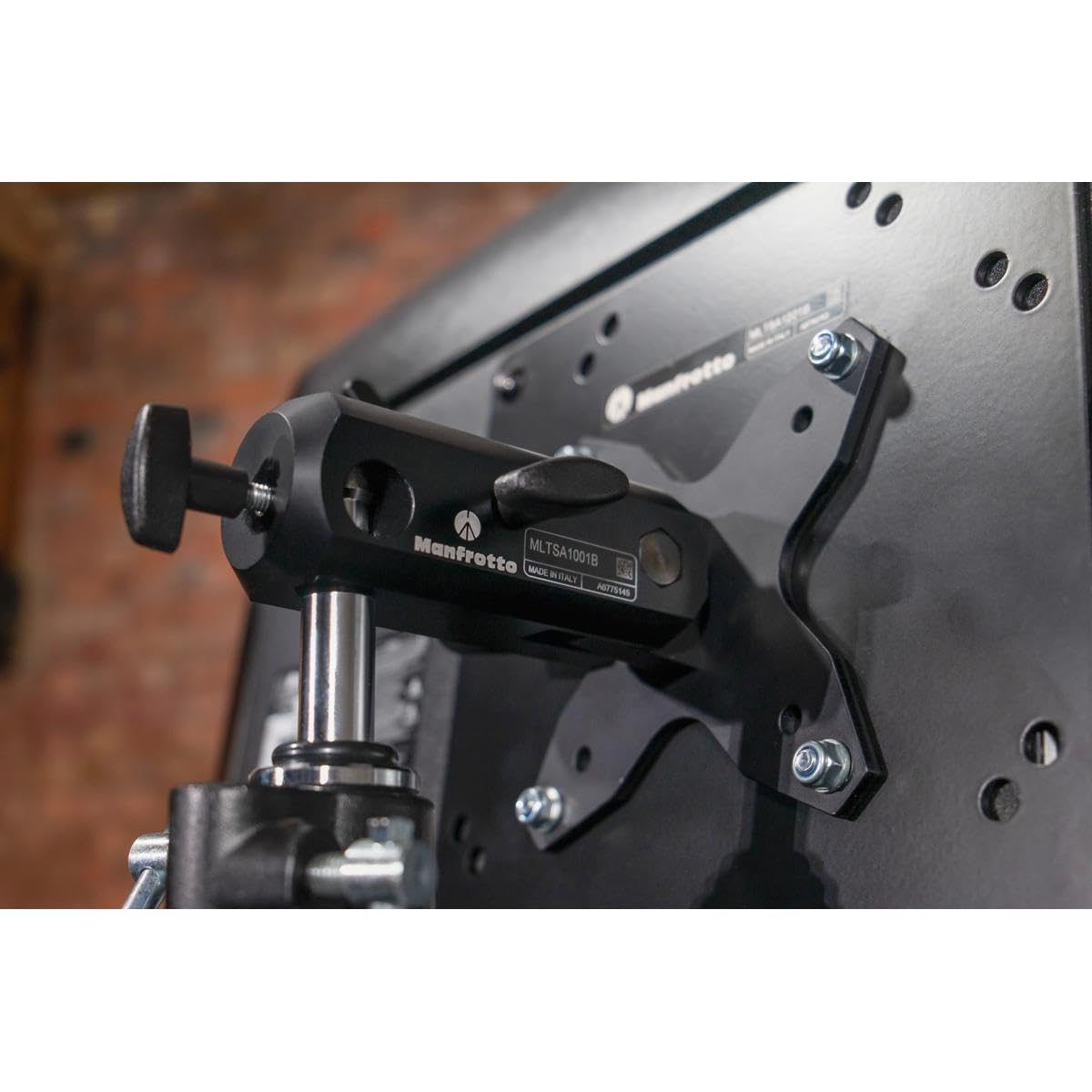 Manfrotto TetherGear Braccio VESA per Monitor, VESA Mount per Schermo o TV, Portata Massima 30 Kg, con Foro Filettato 3/8” e Attacco Femmina 16mm, Compatibilità 75x75mm e 100x100mm, MLTSA1001B
