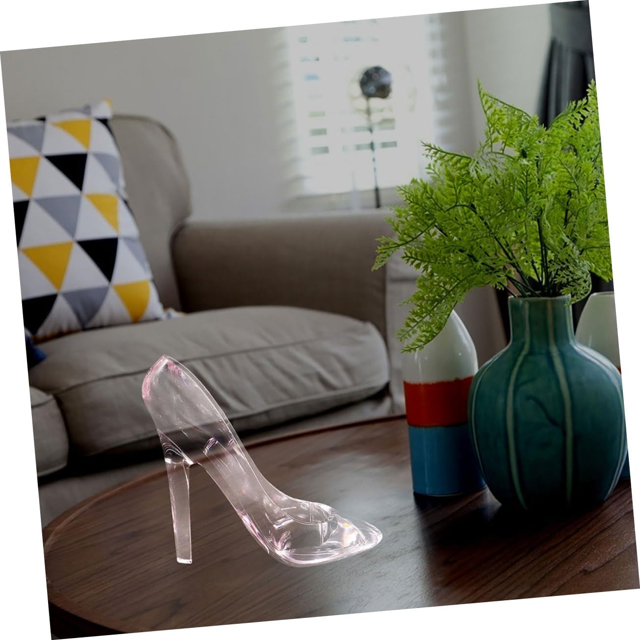 2pcs Crystal Shoe Ornament Decorative Table Decor Elegant High Heel Plastic Model for Home Wedding and Holiday and Pink Design for Stylish Display