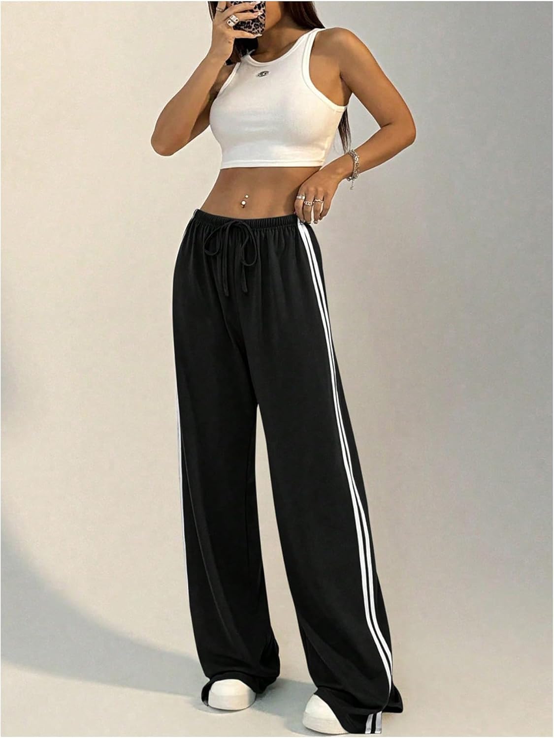 WDIRARA Women's Striped Side Straight Leg Sweatpants Drawstring Workout Sweat Pants - Image 6