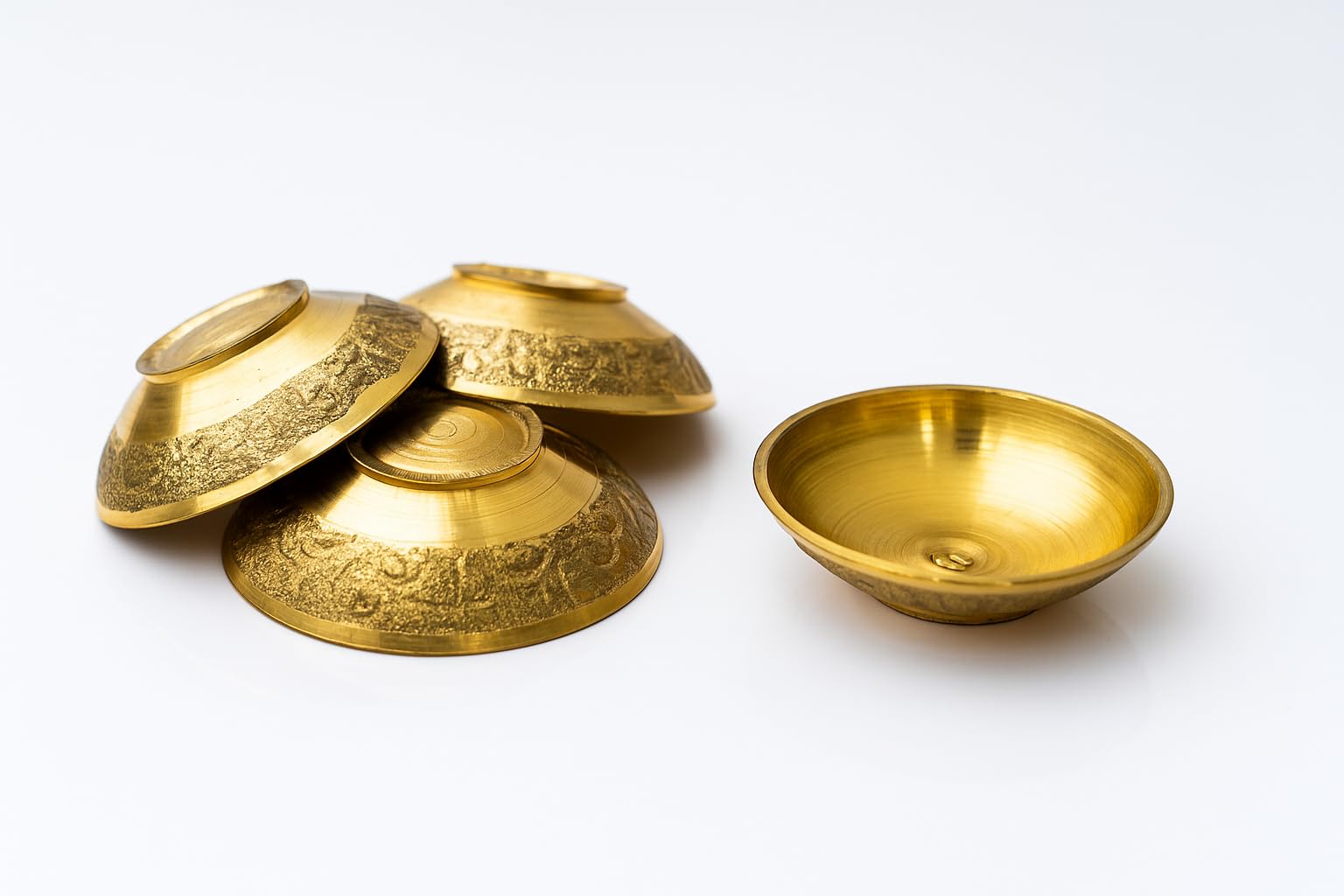 Narayan Product Pure Brass Katori for Pooja | Small Multipurpose Prasadam Bowls for Pooja | Katori for Prasad | Pooja Items Peetal Bowl (Set of 4) | Pital Diya Roli Chawal Kumkum Cups for Puja-image-4