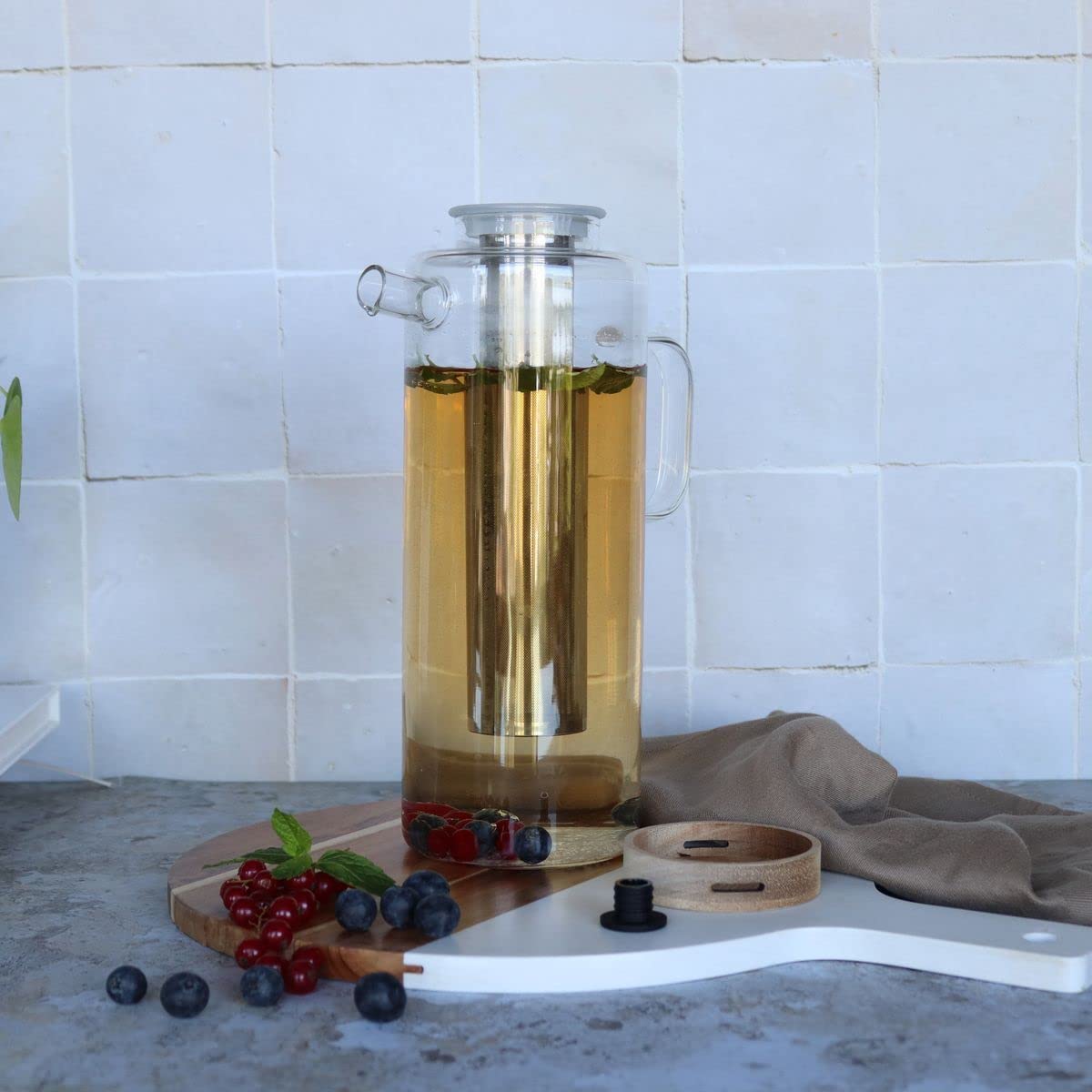OGO LIVING - Carafe infuseur en verre 1,5L - 7912050 - Idéal pour le thé, la tisane et les infusions de fruits l'été - carafe en verre et couvercle en bois d'acacia