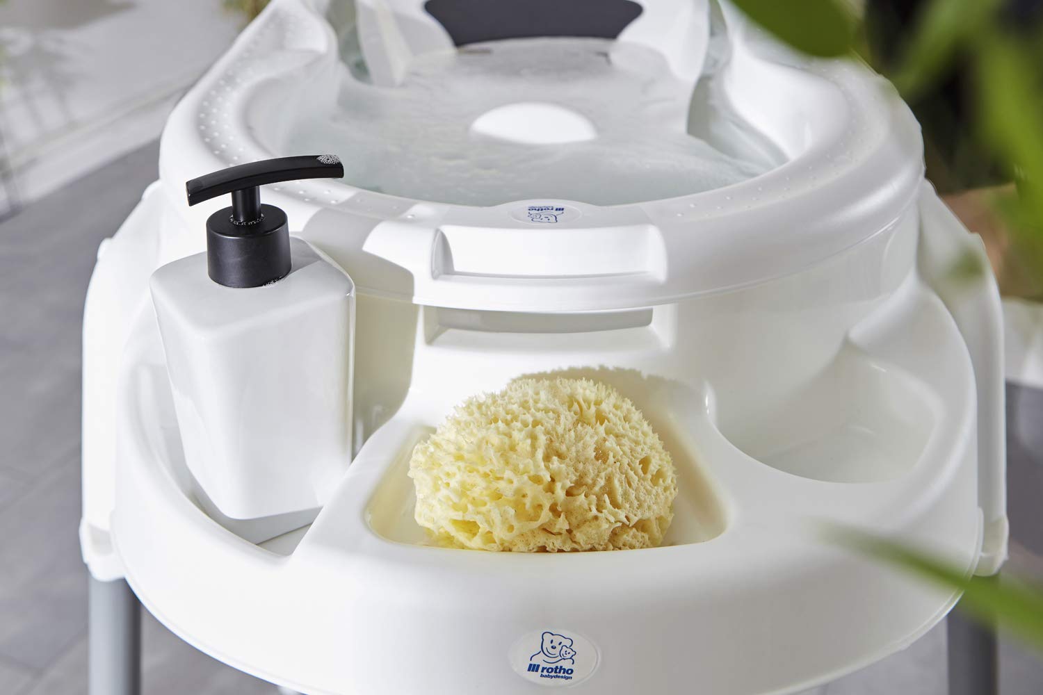 Rotho Babydesign TOP Xtra Gran Bañera, con 2 alfombrillas antideslizantes y tapón, Ideal para 2 bebés, 0-36 Meses, TOP Xtra, White, 205000001