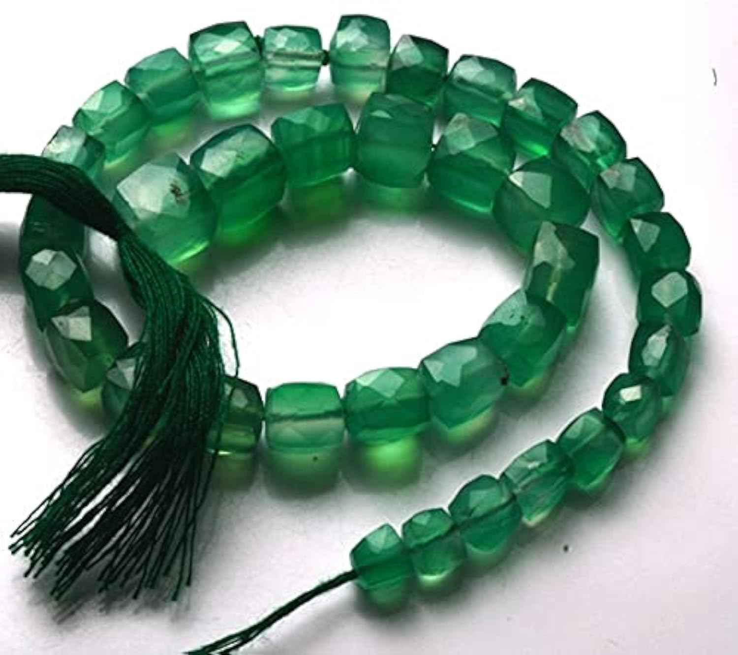Super Green Onyx perles cubes 3D LKBEADS pour sublimer des créations ternes avec des pierres éclatantes