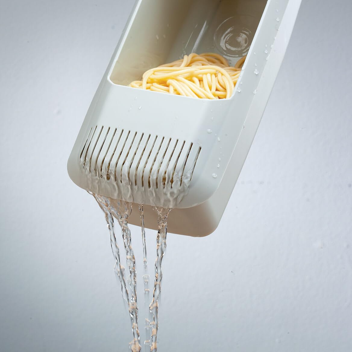 Chef's Pride™ Microwave Pasta Cooker - Prepare Perfect Pasta in Minutes - Up to 4 Servings - Built-In Colander for Easy Draining - Doubles as a Vegetable Steamer - Microwave and Dishwasher Safe -