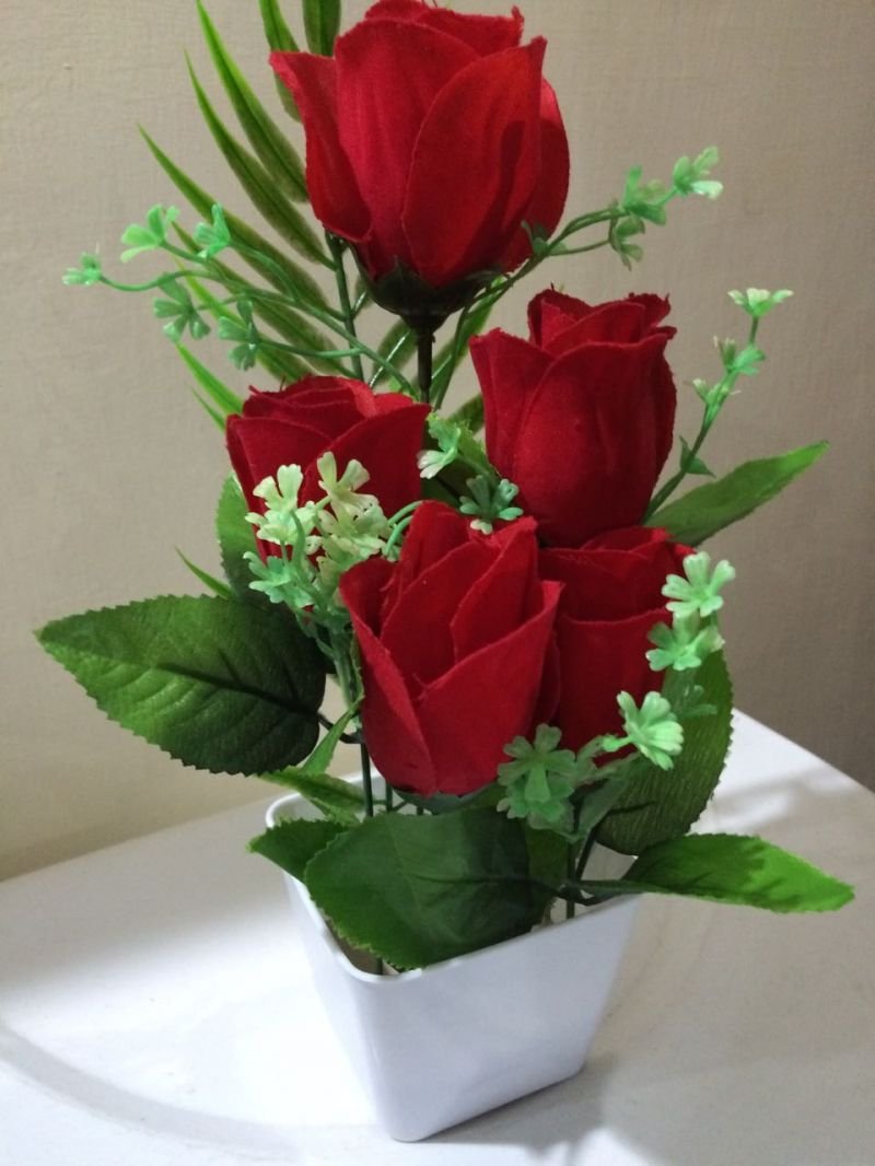 SPHINX - ARTIFICIAL FLOWERS FIXED IN VASE