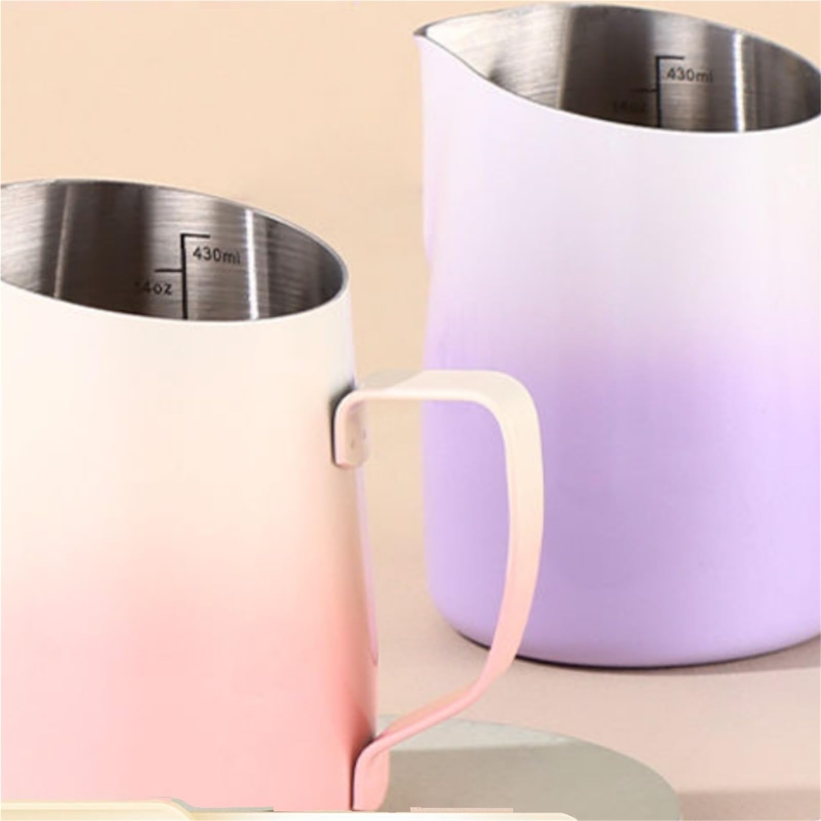 Jarra Para Espumar Leche Boca biselada Caño puntiagudo Tirador Cilindro de flores Cilindro de leche profesional Café elegante Tirador en relieve Taza de flores Tirador de acero inoxidable Artefactos d