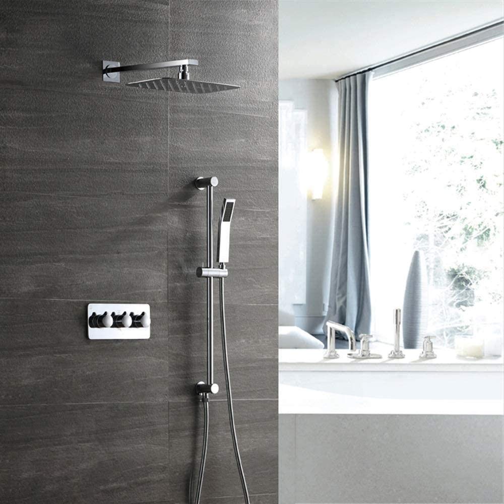 Douche dissimulée pour gagner de la place et éliminer le calcaire sur mur de douche