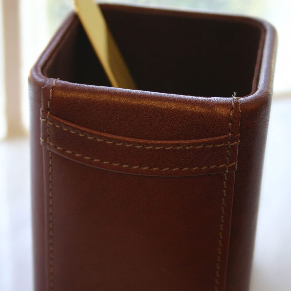 Dacasso Piórnik ze skóry Mokka, 8,26 x 8,26 x 10,79 cm