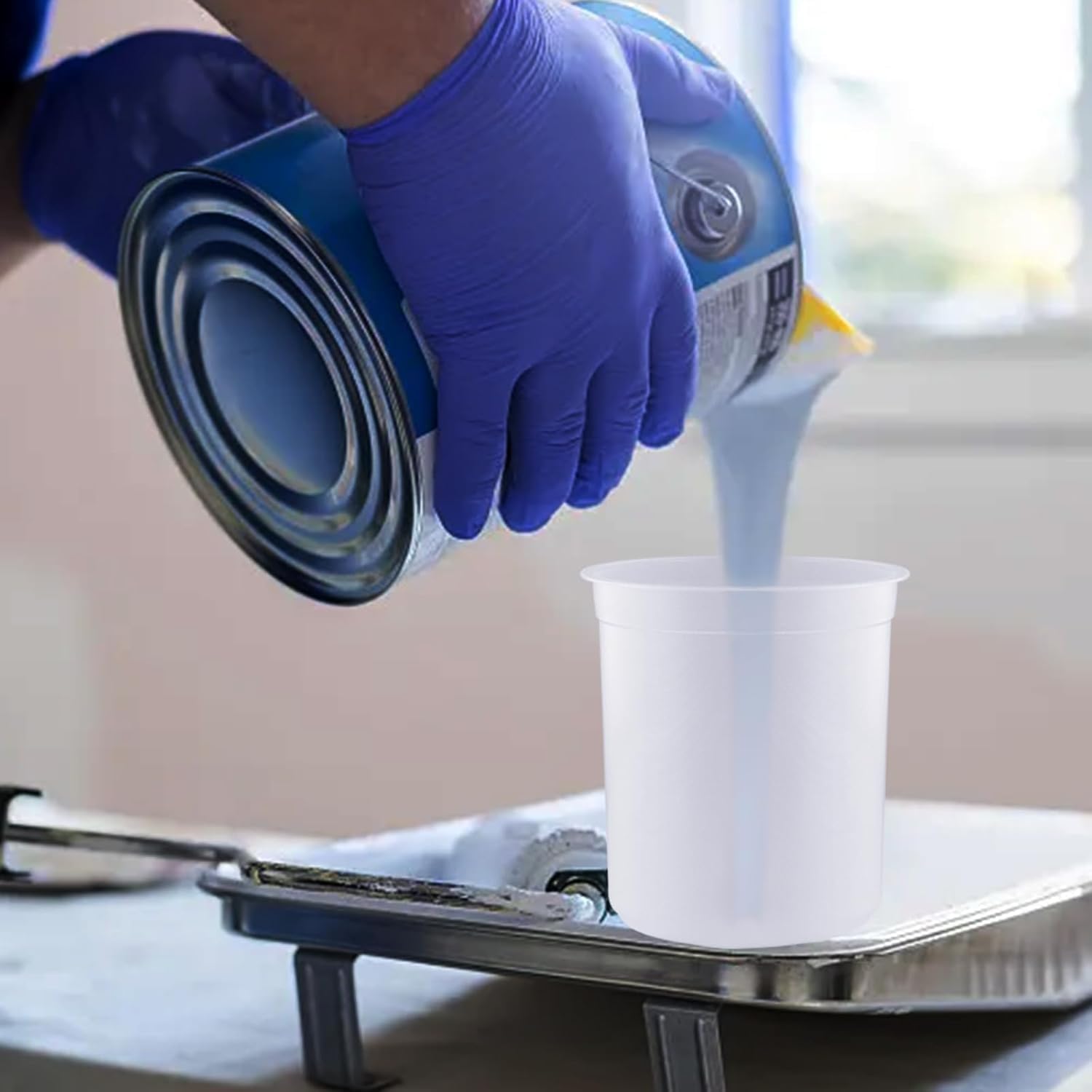 Misurino Graduato per Pistola Vernice, Coppa Miscelatrice Monouso per Sistema di Verniciatura HVLP, Kit usa e Getta per Pistola a Spruzzo, 50 Coperchi e Tazze 600 ml, 1 Tazza Rigida
