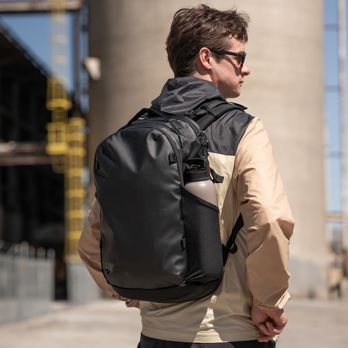 WANDRD NIMBUS 18L: mochila de viaje ligera para hombres y mujeres, resistente a la intemperie, correas acolchadas para los hombros, bolsa para laptop