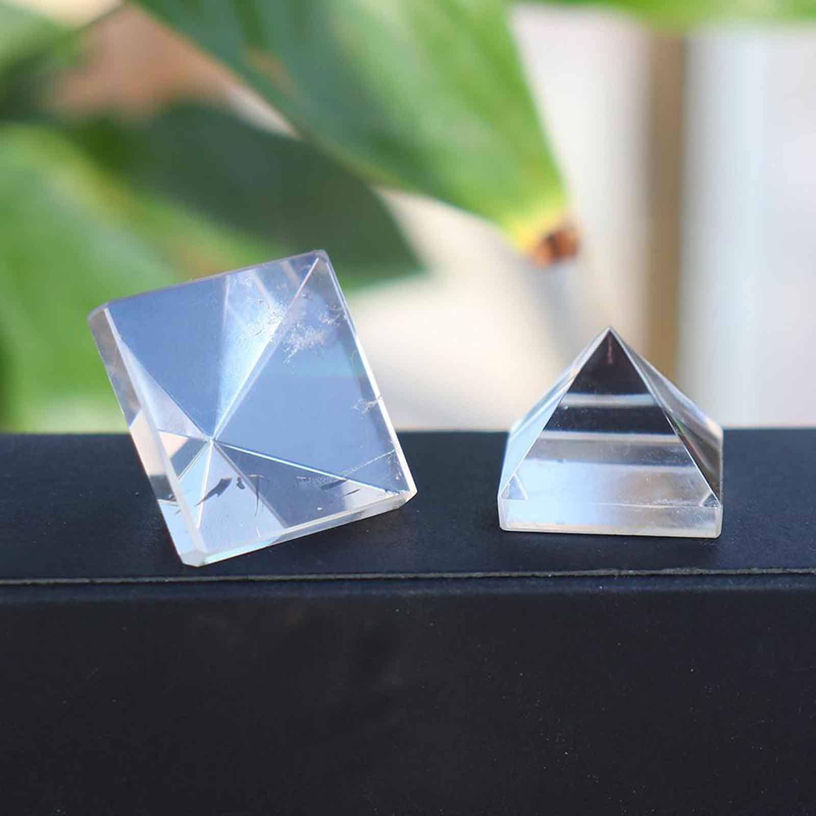 Cristallo di Piramide di Quarzo ialino Pietre di Quarzo ialino Cristalli di Protezione della Piramide Bianca per Meditazione, Reiki, bilanciamento dei Chakra,2.36in(6cm)