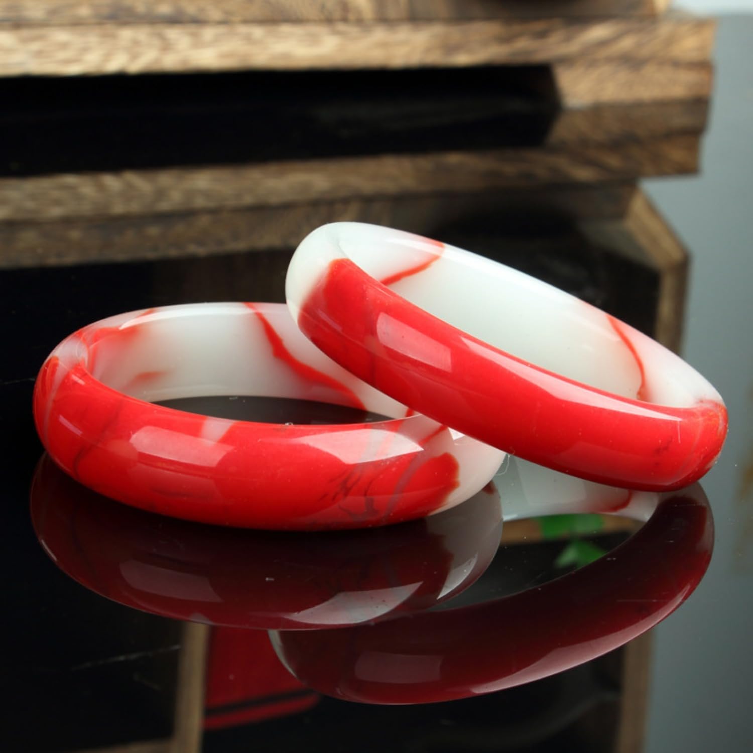 Bracciale per Braccialetto di Gemma Rossa della Mongolia per Donne, Pietra per Sangue di Pollo a Fiori galleggianti a Barra Larga, Giusto per Il Regalo di Una Giovane Donna
