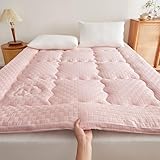 Nous vous présentons notre matelas japonais, avec un beau imprimé floral et habilement cousu dans un design carré avec des coutures fines. Ce matelas confortable épouse les courbes naturelles du corps, offrant un soutien et aidant à soulager la fatigue physique. Idéal pour améliorer votre expérience de sommeil, il allie style traditionnel et confort moderne.