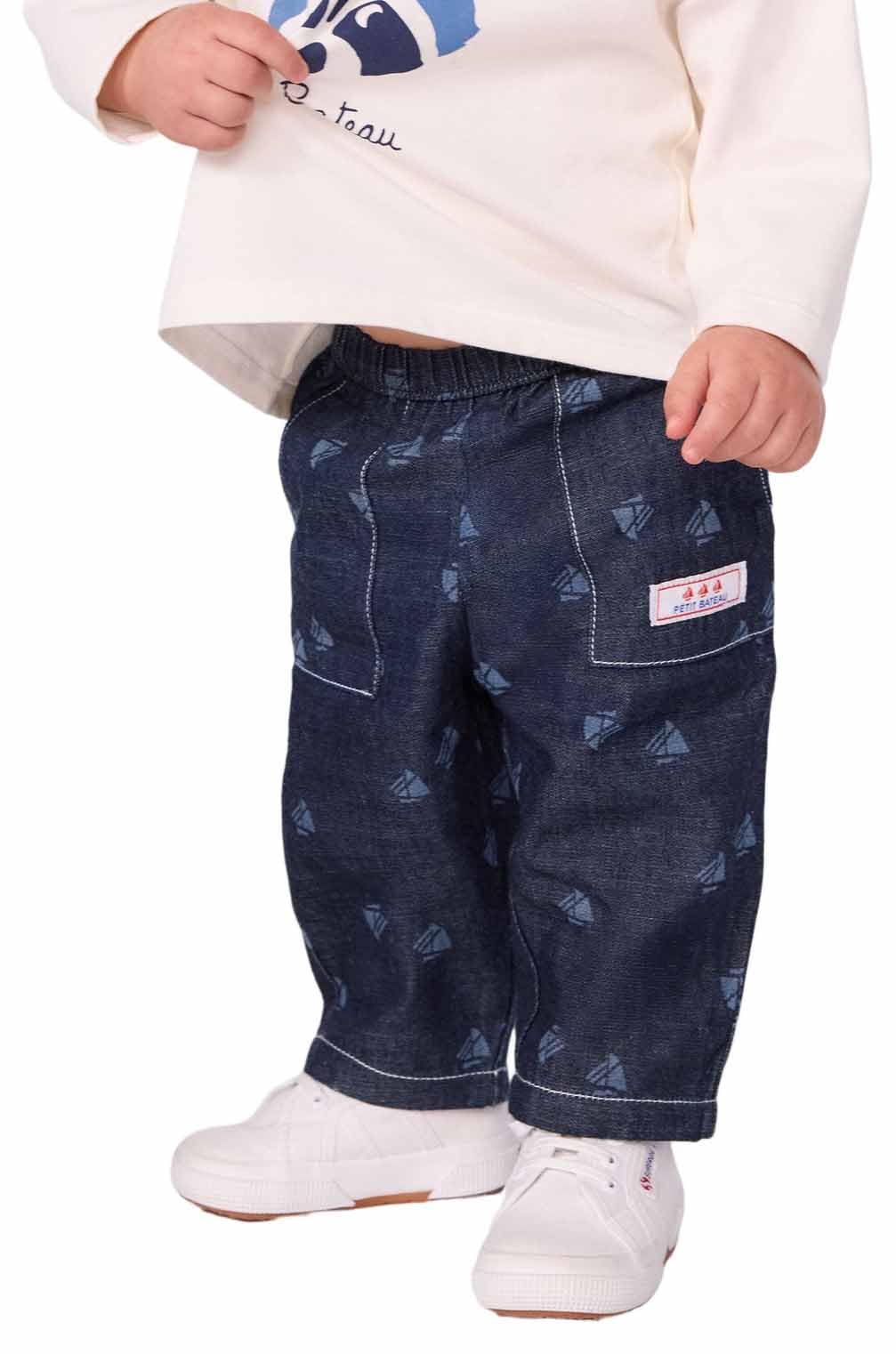 Petit Bateau Baby-Hose aus Denim mit Bootsmuster