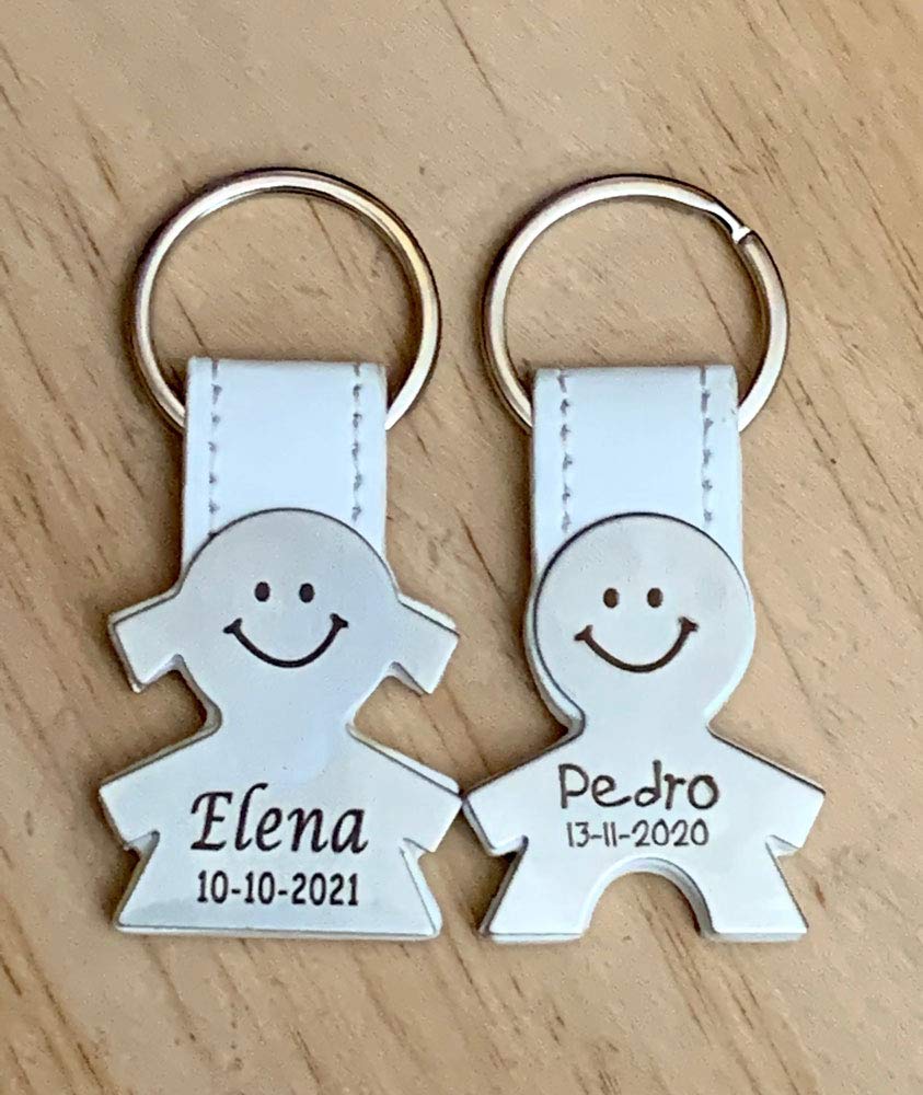 regalo grabado - 25 Llaveros personalizados Silueta de Niño o Niña | Grabados Nombre y Fecha | para Comunión, Bautizo, Cumpleaños | Caja de presentación Negra | Acero, PU | Unidades (25)