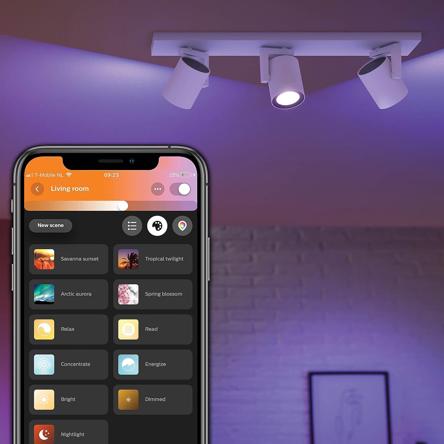 Philips Hue Argenta White & Color Ambiance Lampada da soffitto con tre faretti, faretti LED dimmerabili per il sistema Hue, controllo intelligente della luce tramite voce e app, bianco.
