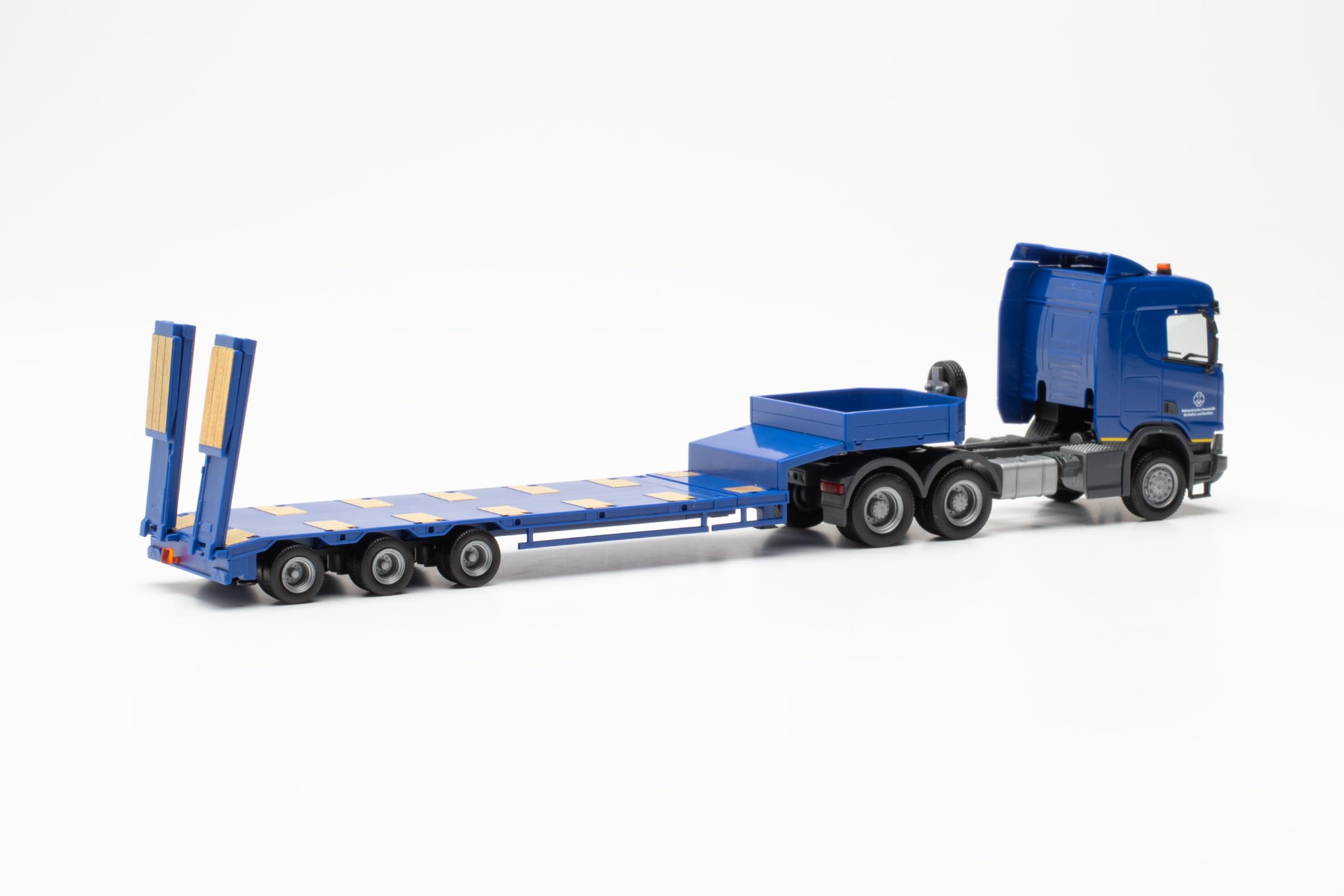 Herpa truck model Scania CR ND semitrailer "Defence Technical Service for Weapons and Ammunition", on a scale of 1 : 87 - Image 2