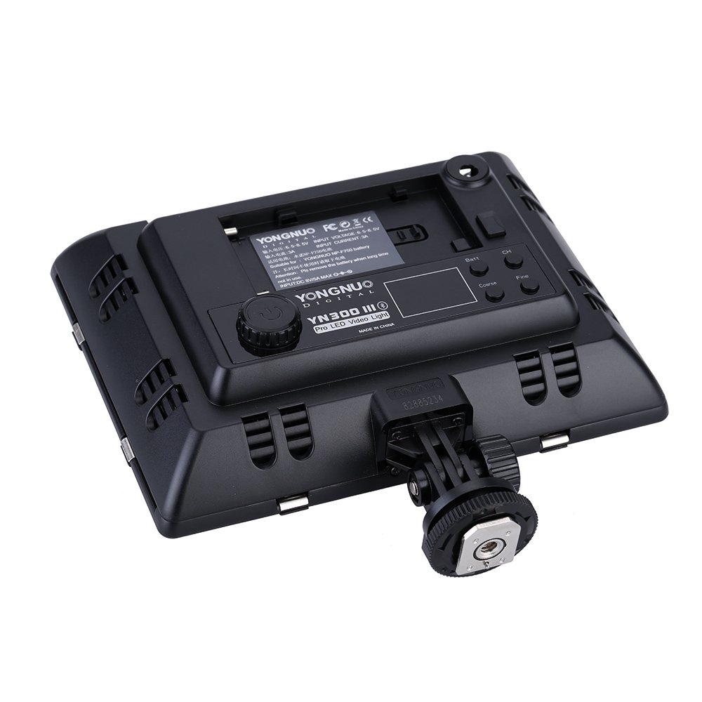Yongnuo YN-300 III Camera LED Luce Video Regolabile 5500k Temperatura del Colore per DSLR Canon Nikon Olympus Pentax Samsung Sony con IR Funzionamento Remote Phone