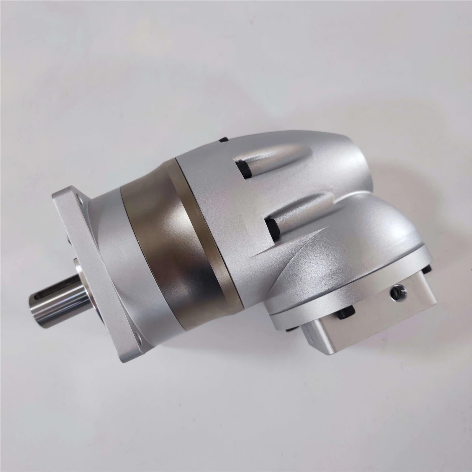 Silnik reduktora przekładni 90 stopni, niski poziom hałasu, przekładnia kątowa, precyzyjna planetarna, dla 400 W Servo Ratio 70 (wejście 14 mm (serwo), stosunek 50)