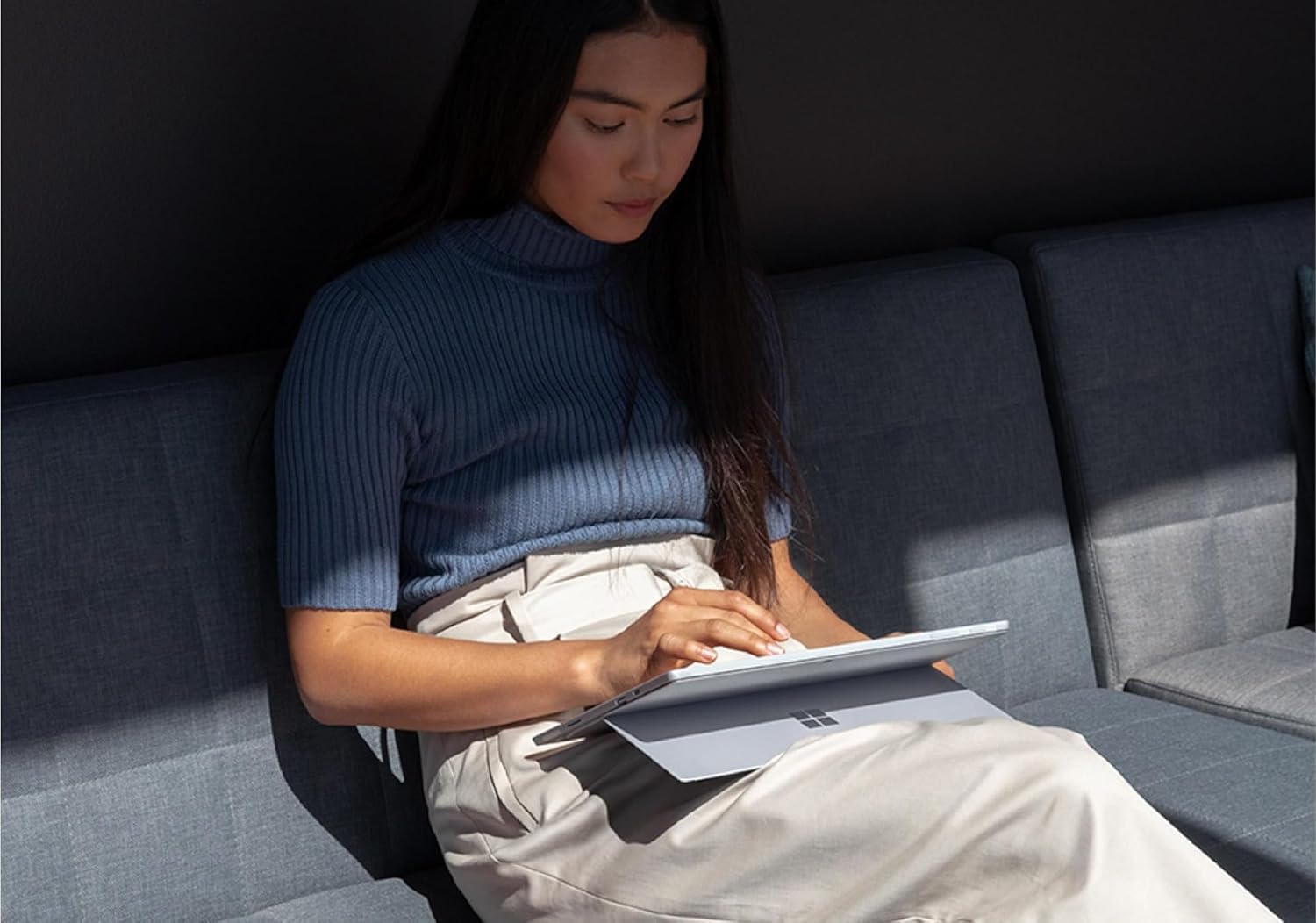 Microsoft Surface Pro | 12,3" 2,7K Touchscreen | Intel Core i5 10. Generation | 256GB SSD | Windows 11 Pro | GRATIS Antiviren-Software inkl. 12 Monate Garantie (Generalüberholt)