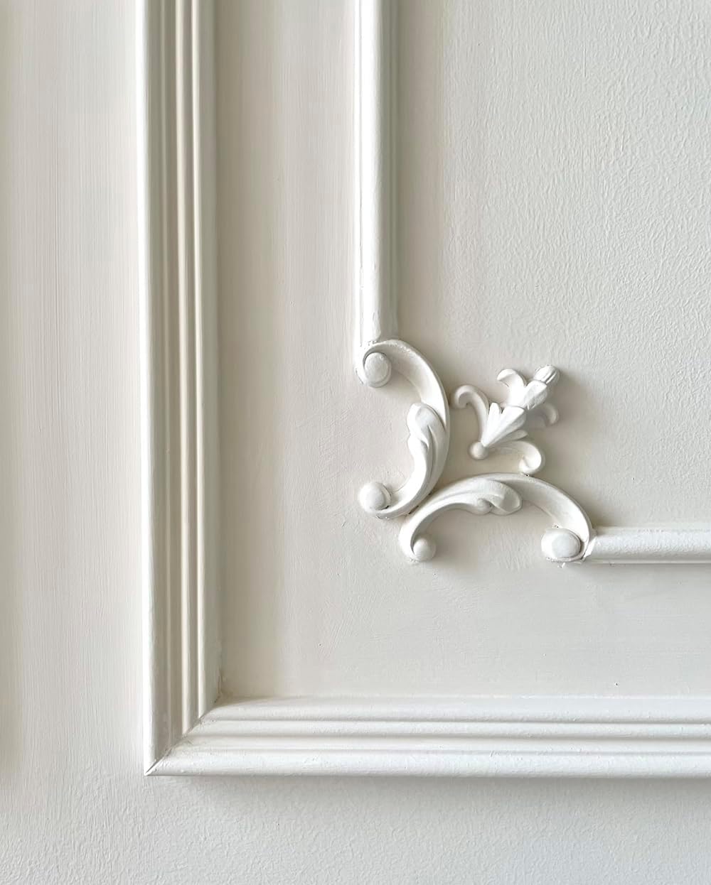 Maydos Wall Moulding Trim, Paintable Stiff Chair Rail Panel DIY Molding Wainscoting Panels for Interior Home Décor Living Room Bedroom Door Accent Wall - Installed with Glue, 1.2"(w) x 45"(L), 8pcs