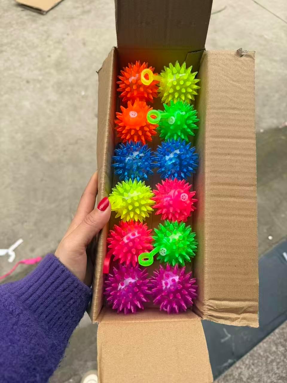 Light Up Bouncy Balls for Kids, 6 Colors, Flashing Squeaky Squeeze Toys, Stress Balls, Party Favors, Ages 3+