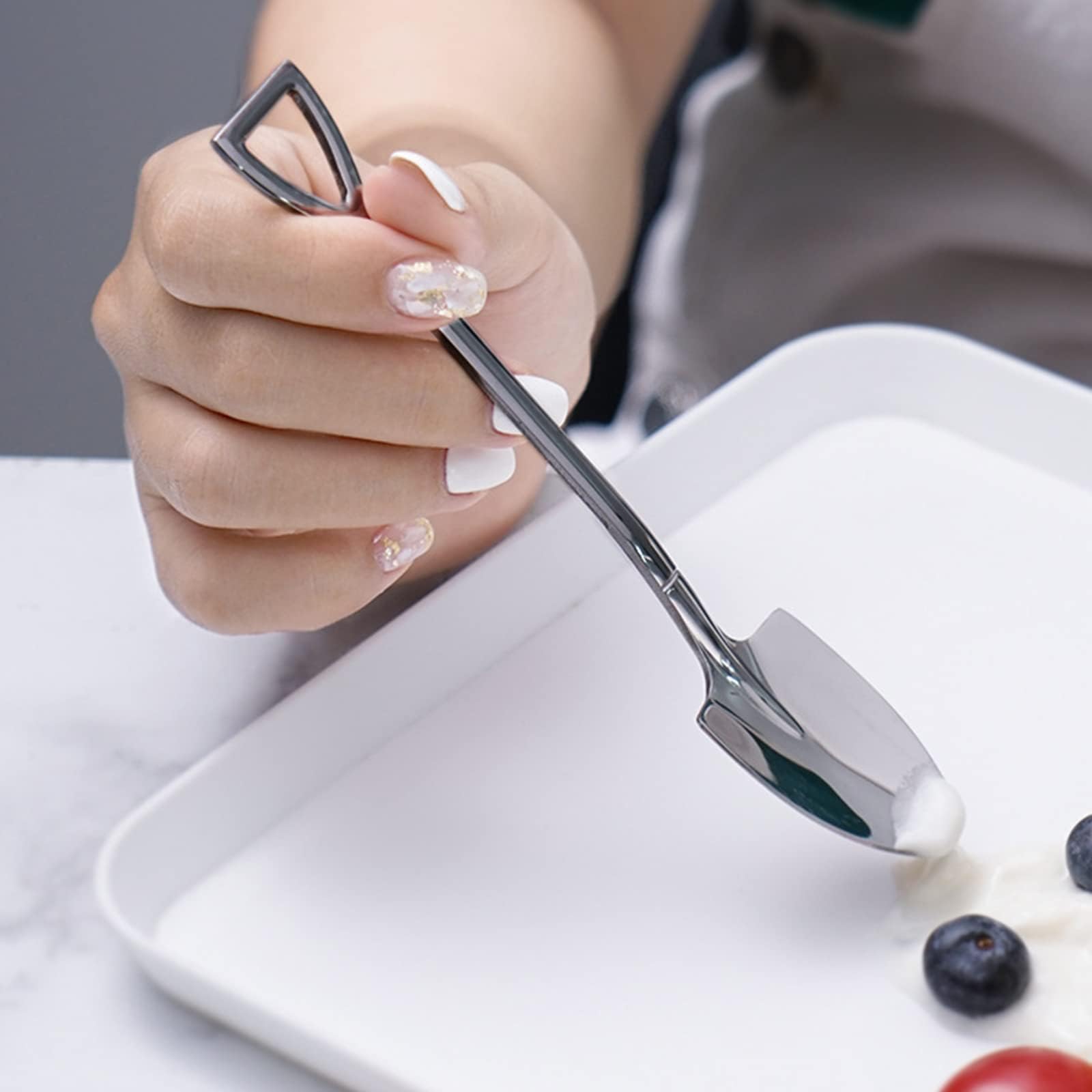 6 PCS 304 Stainless Steel Ice Cream/Dessert Spoons Set, 6.1 Inch Shovel Shape (pointed shovel-shaped)