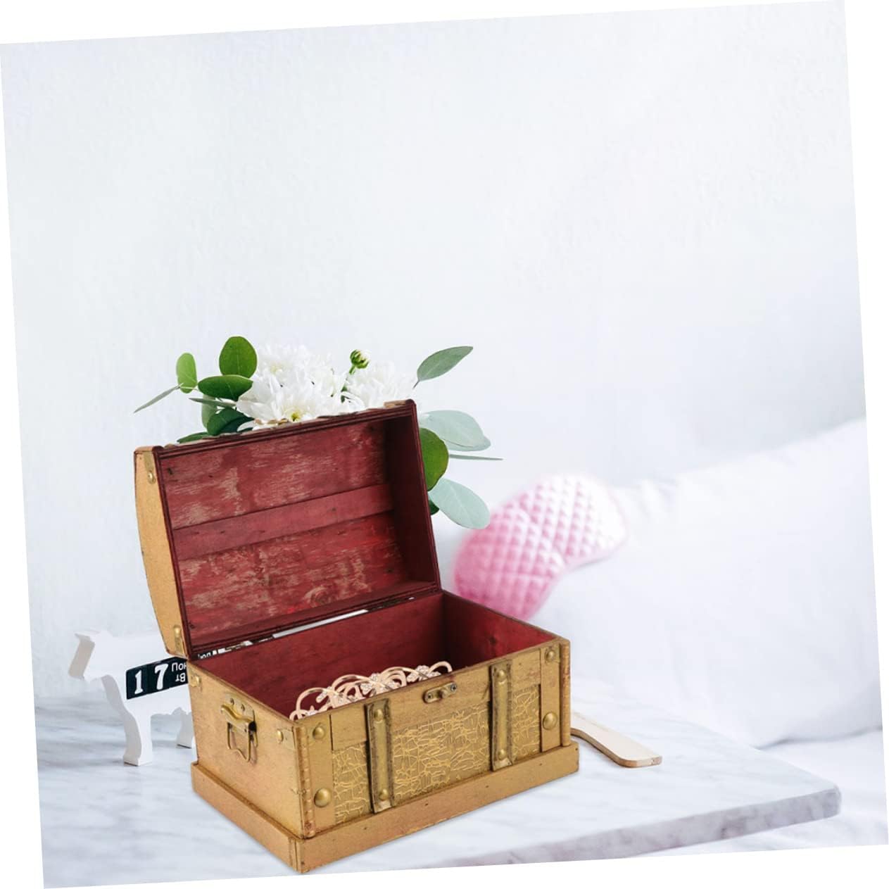 ERINGOGO 1Pc Vintage Wooden Treasure Chest Jewelry Storage Box with Lock Retro Decorative Box for Keepsakes Multi Functional Organizer for Jewelry Stationery and More
