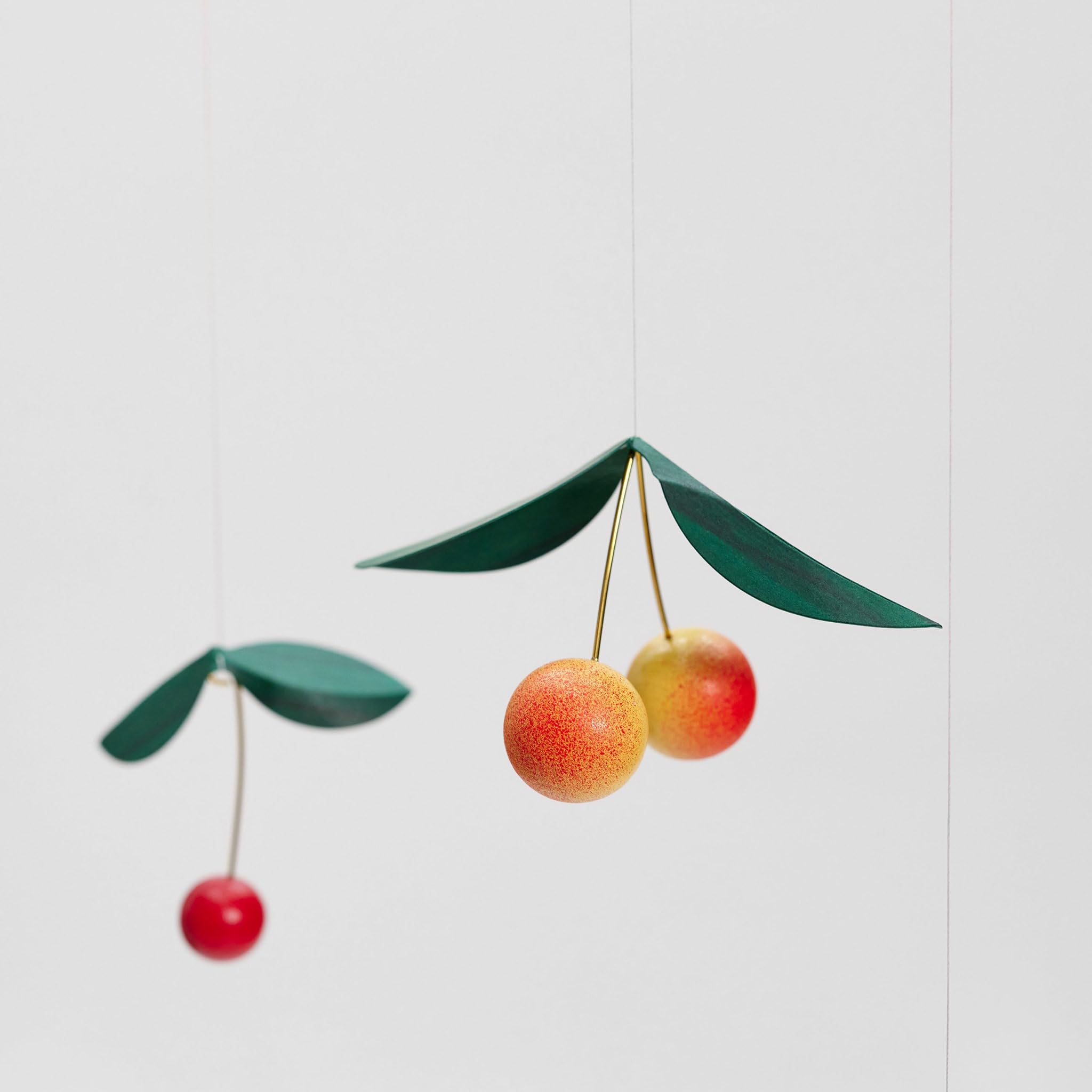 Amazon | モビール 北欧 デンマーク製 Cherry Bird フレンステッド