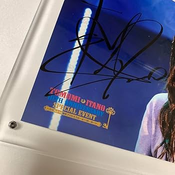 Amazon.co.jp: AKB48 板野友美 限定 フォトフレーム サイン入り 10周年