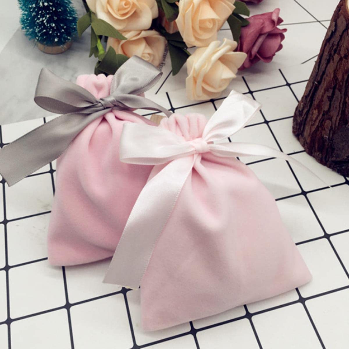Samt-Geschenkbeutel, Schmuckband, Logo, Staubbeutel, 7 x 9 cm, 10 x 12 cm, 12 x 15 cm, 50 Stück, Wimpern, Make-up, Lippenstift, Kordelzug, nur 50 Beutel, 7 x 9 cm