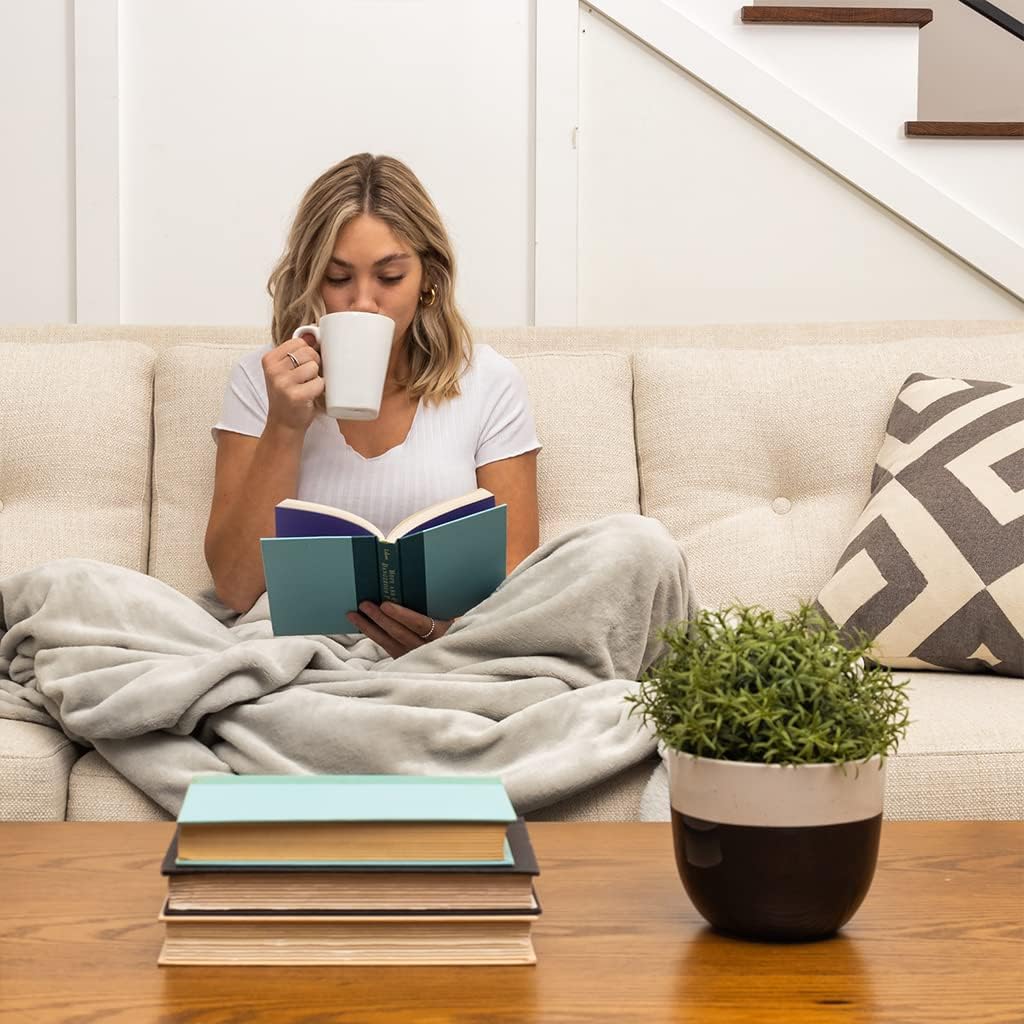 Cosy House Collection King/Cal King Size Fleece Blanket – All Season, Lightweight & Plush - Microfiber Blankets for Bed, Couch or Travel - Pink : Home & Kitchen