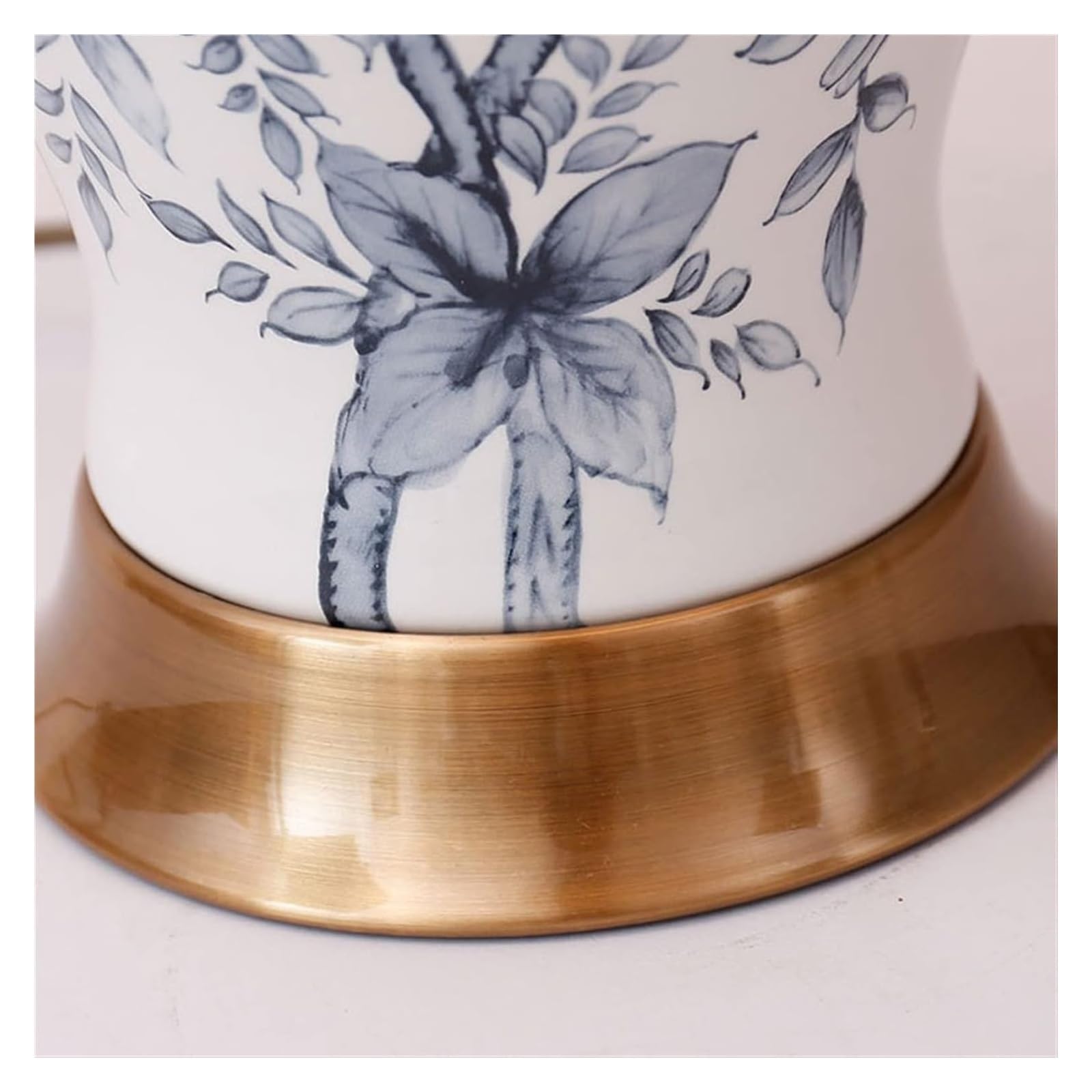 Lámparas de noche clásicas y lujosas de porcelana azul y blanca, lámpara de mesa decorativa de cerámica, práctica lámpara de mesita de noche, lámpara colgante