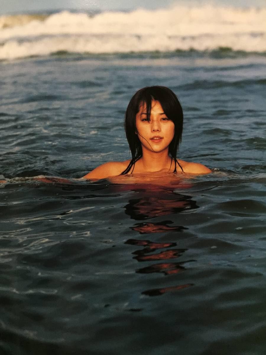 【1点もの】吉岡美穂　直筆サイン入りポラ　白ビキニ水着 Amazon.co.jp: 吉岡美穂 水着 ポスター 3枚セット : おもちゃ