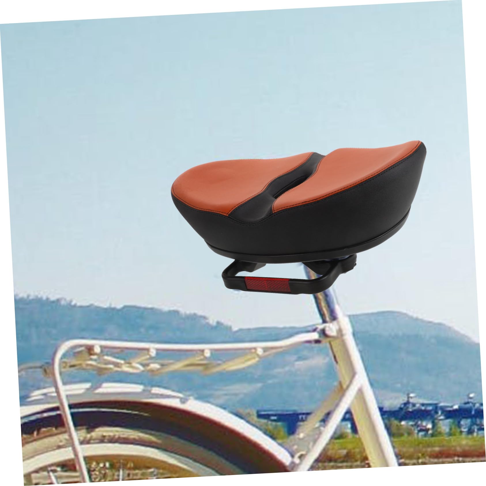 UPKOCH Selle de Vélo sans Nez Rembourrée en Mousse PU, Siège Extra Large Antidérapant, Housse Noire et Brun, Compatible VTT et Vélo Électrique, Confort pour Cyclisme Urbain et Montagne
