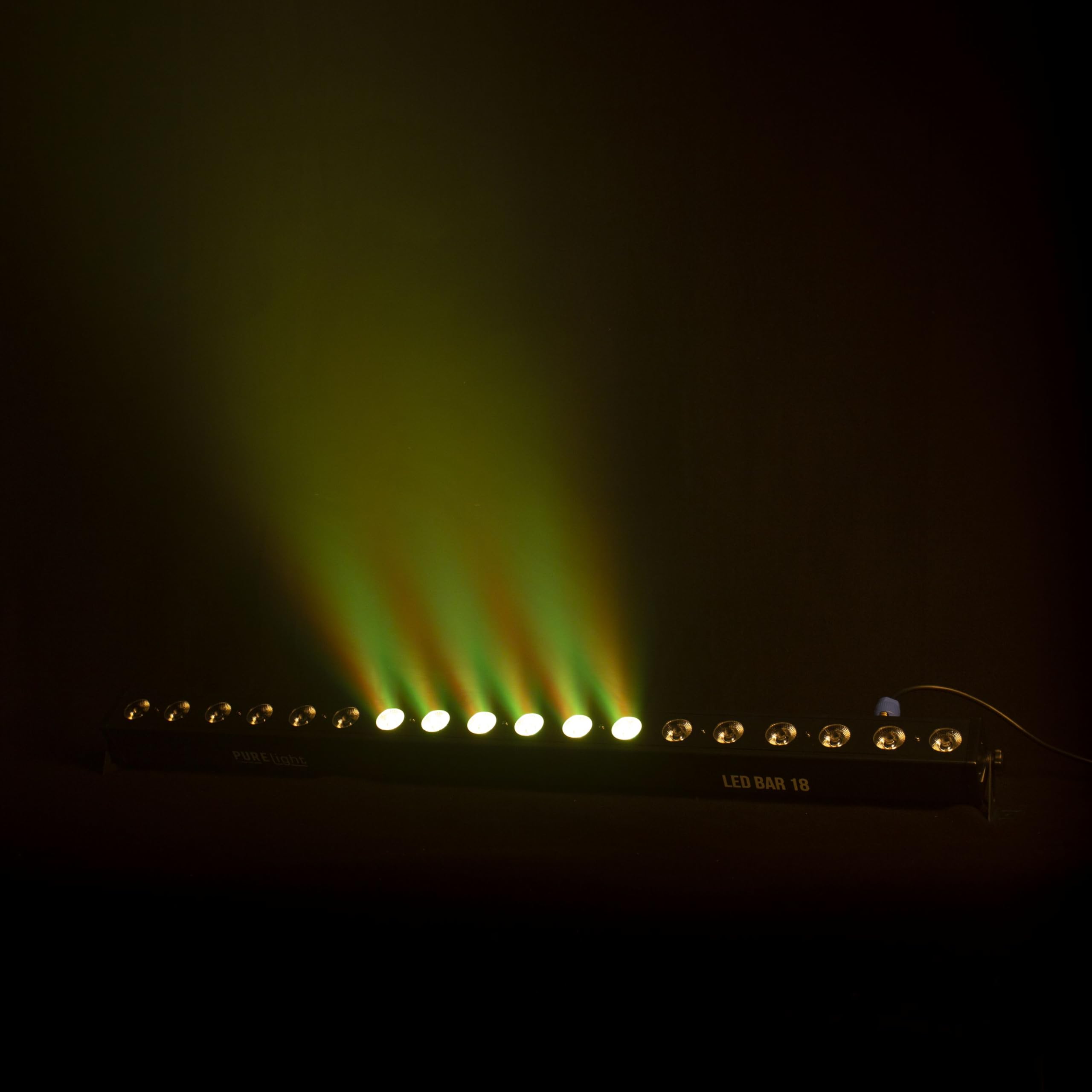 PURElight LED Bar 18-60W Leistung, 18x 3W RGB, DMX Steuerbar, 35° Abstrahlwinkel, Power Twist Anschluss, Inklusive Leuchtmittel und Anschlusskabel - Perfekt für Veranstaltungen und Partys