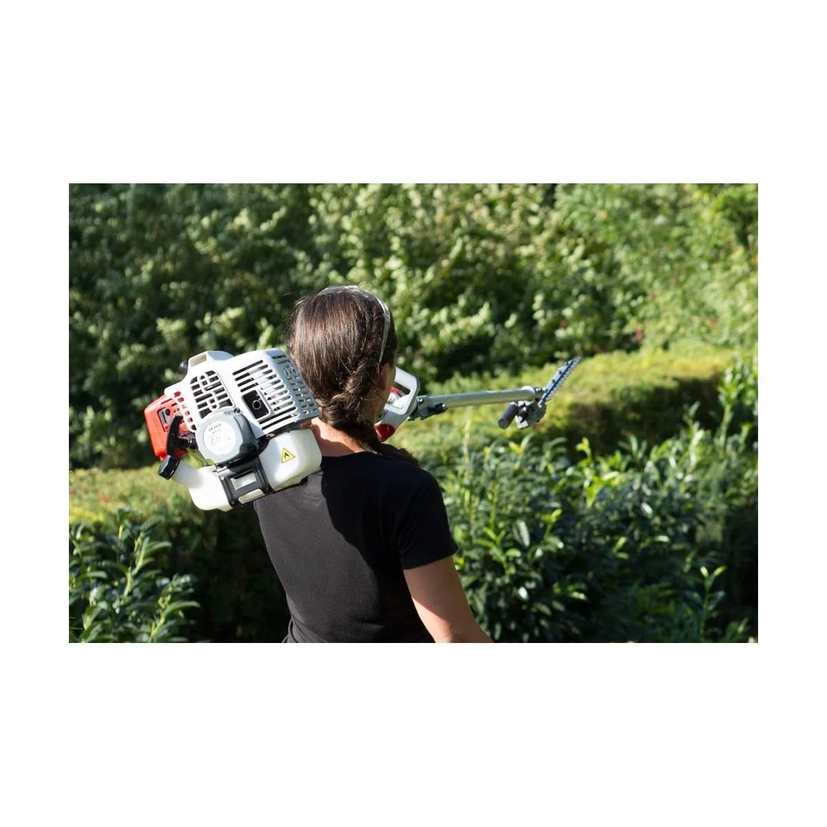 IKRA 73046710 Herramienta multifunción a Gasolina IBKH 33, 4en1: cortabordes, desbrozadora, Cortasetos telescópico y podadora de Altura, 900 W, Gris, Rojo y Negro