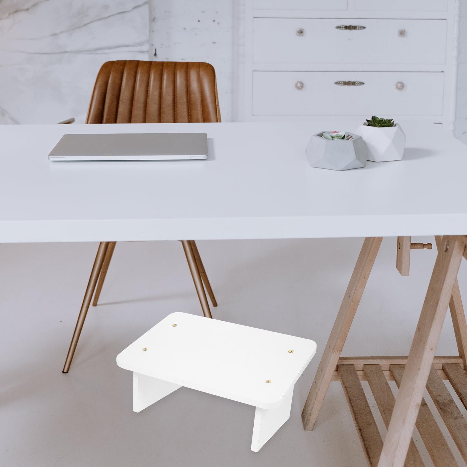 Sgabello Poggiapiedi per Comfort e Sollievo Supporto Ergonomico in Legno Bianco sotto Tavolo per Postura Corretta e Uso Domestico
