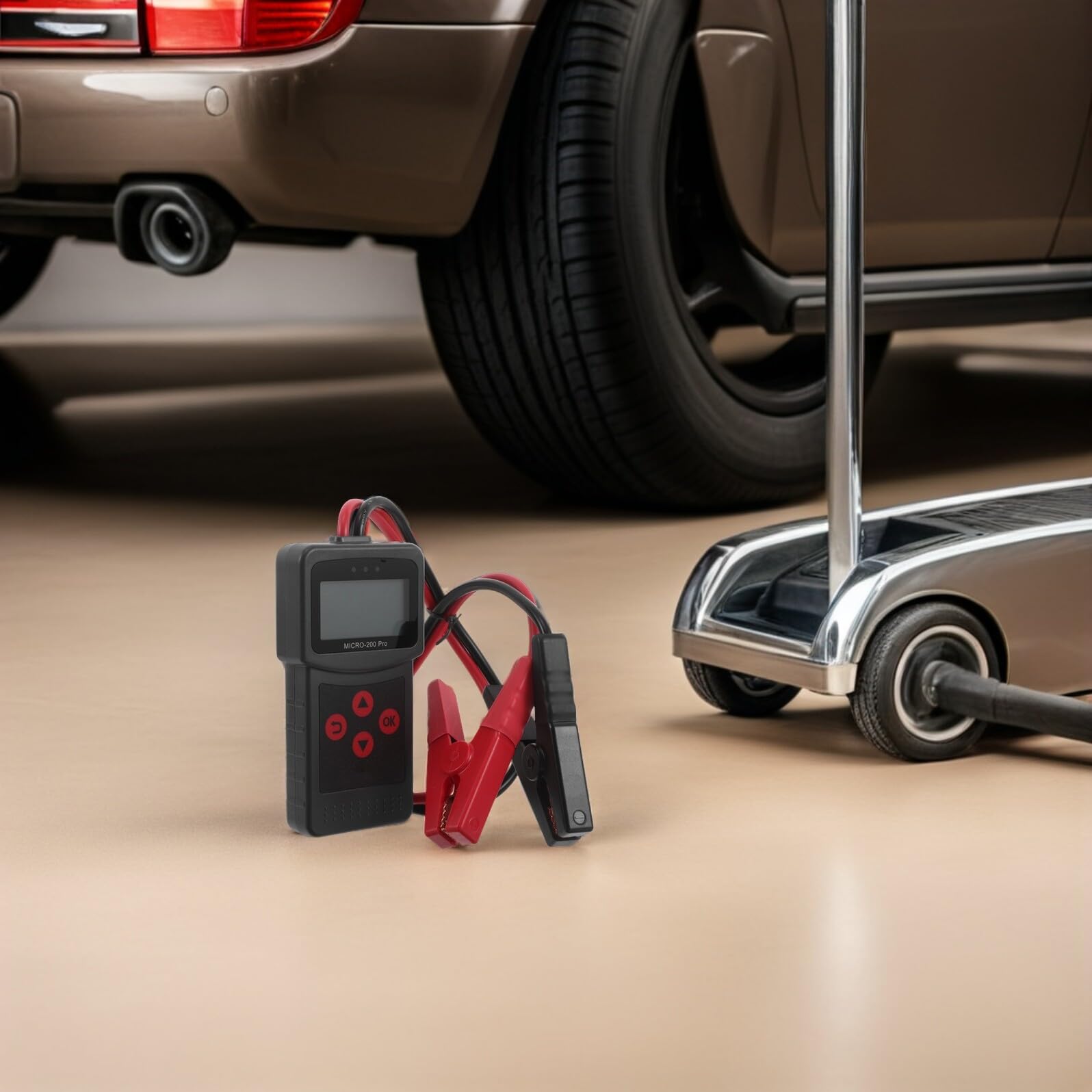 Ipetboom Tester di Tensione della Batteria Portatile per Auto e Camion con Display Intelligente Strumento di Manutenzione per Monitoraggio Batteria