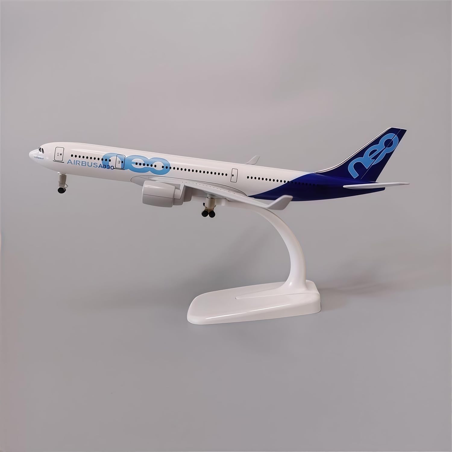 20cm Airbus A330 Diecast Alloy Model Aircraft 1：300 Scale for Collection Display